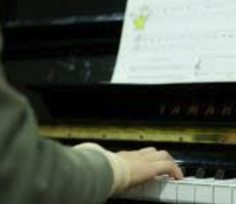 L’Escola de Música de l’Alt Penedès busca professor/a de piano